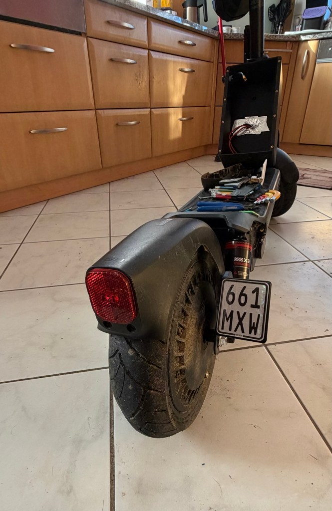 Seitlicher Kennzeichenhalter Segway Ninebot Max G3
